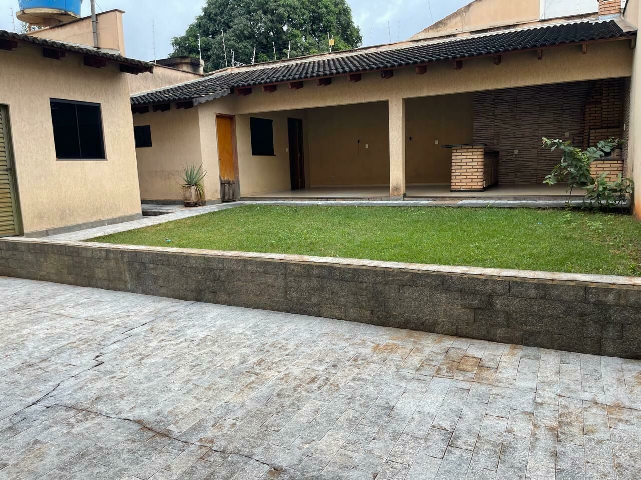 Imagem do VENDA - CASA NO CENTRO , AVENIDA PRINCIPAL ( ILDEFONSO CARNEIRO )
